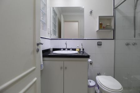 Casa para alugar com 990m², 6 quartos e 8 vagasBanheiro da Suíte 2