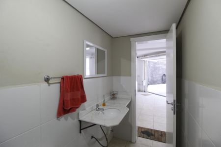 Casa para alugar com 990m², 6 quartos e 8 vagasBanheiro