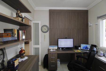 Casa para alugar com 990m², 6 quartos e 8 vagasEscritório