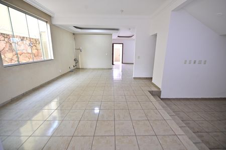 Sala de casa para alugar com 4 quartos, 515m² em Jardim Planalto, Goiânia