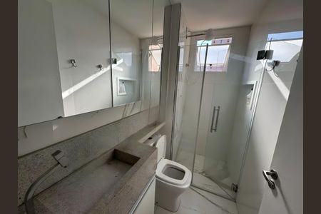Banheiro de apartamento à venda com 2 quartos, 47m² em Jk, Contagem