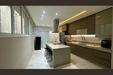 Casa à venda com 200m², 3 quartos e 2 vagas