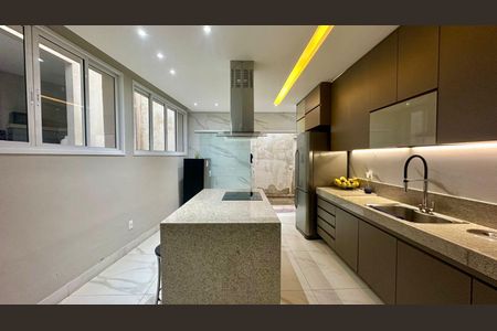 Casa à venda com 200m², 3 quartos e 2 vagas