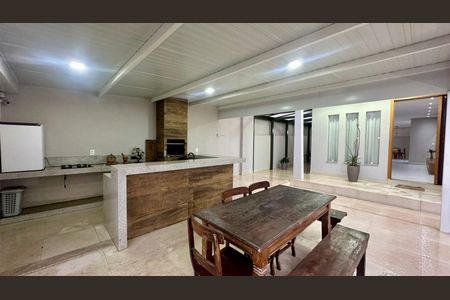 Casa à venda com 200m², 3 quartos e 2 vagas