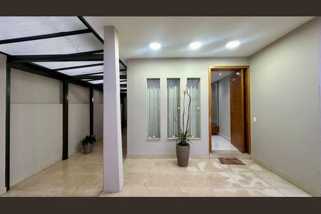 Casa à venda com 200m², 3 quartos e 2 vagas