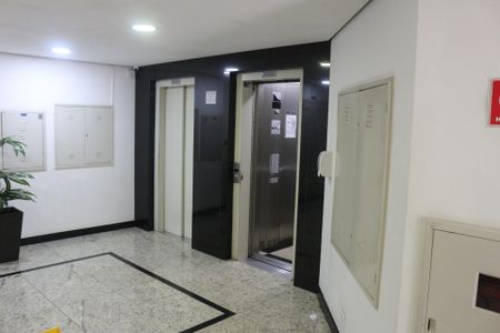Apartamento à venda com 65m², 3 quartos e 1 vagaHall social