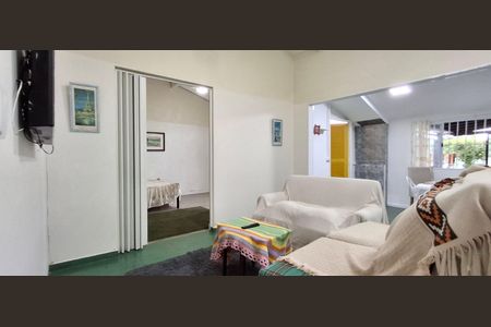 Sala de casa de condomínio para alugar com 2 quartos, 110m² em Rio Tavares, Florianópolis