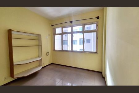 Apartamento à venda com 77m², 3 quartos e sem vaga