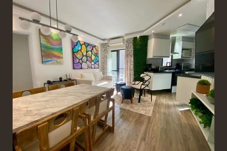 Apartamento à venda com 2 quartos, 74m² em Copacabana, Rio de Janeiro