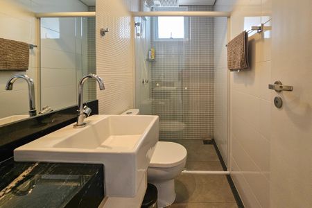 Apartamento para alugar com 137m², 3 quartos e 2 vagas Apartamento para alugar com 137m², 3 quartos e 2 vagasBanheiro da suíte 2