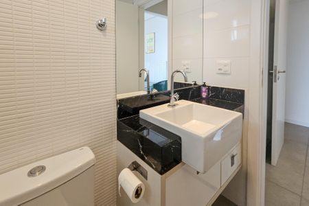 Apartamento para alugar com 137m², 3 quartos e 2 vagas Apartamento para alugar com 137m², 3 quartos e 2 vagasBanheiro da suíte 1