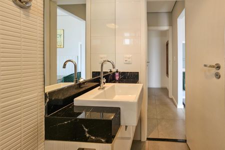 Apartamento para alugar com 137m², 3 quartos e 2 vagas Apartamento para alugar com 137m², 3 quartos e 2 vagasBanheiro da suíte 1