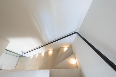 Apartamento à venda com 112m², 2 quartos e 2 vagas Apartamento à venda com 112m², 2 quartos e 2 vagasEscadas