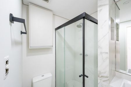 Apartamento à venda com 112m², 2 quartos e 2 vagas Apartamento à venda com 112m², 2 quartos e 2 vagasBanheiro da Suíte