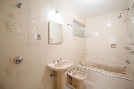 Apartamento para alugar com 80m², 2 quartos e sem vagaBanheiro