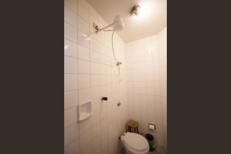 Apartamento para alugar com 80m², 2 quartos e sem vagaBanheiro de Serviço