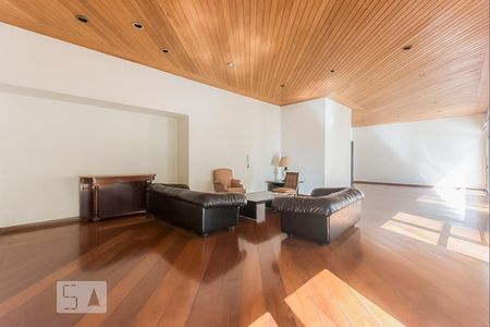 Apartamento à venda com 320m², 3 quartos e 4 vagas Apartamento à venda com 320m², 3 quartos e 4 vagasÁrea comum - Salão de Festas