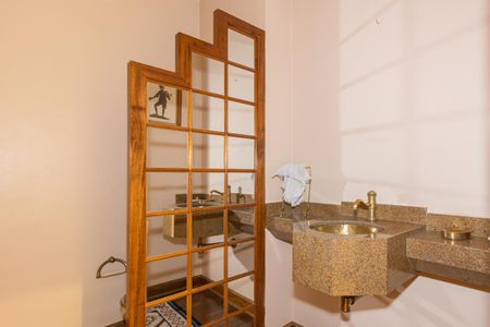 Apartamento à venda com 320m², 3 quartos e 4 vagas Apartamento à venda com 320m², 3 quartos e 4 vagasLavabo