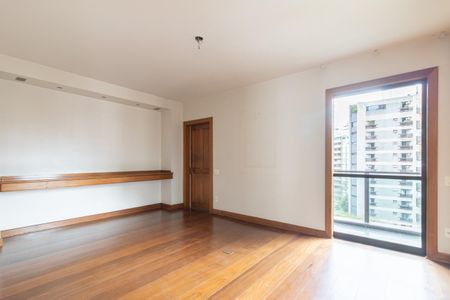 Apartamento à venda com 320m², 3 quartos e 4 vagas Apartamento à venda com 320m², 3 quartos e 4 vagasSala de Jantar