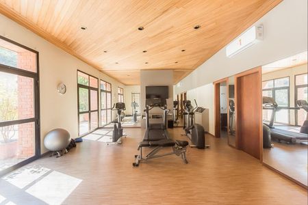 Apartamento à venda com 320m², 3 quartos e 4 vagas Apartamento à venda com 320m², 3 quartos e 4 vagasÁrea comum - Academia