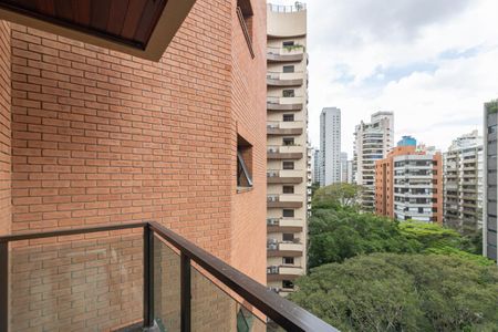 Apartamento à venda com 320m², 3 quartos e 4 vagas Apartamento à venda com 320m², 3 quartos e 4 vagasVaranda da Sala de Jantar