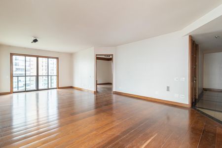 Apartamento à venda com 320m², 3 quartos e 4 vagas Apartamento à venda com 320m², 3 quartos e 4 vagasSala