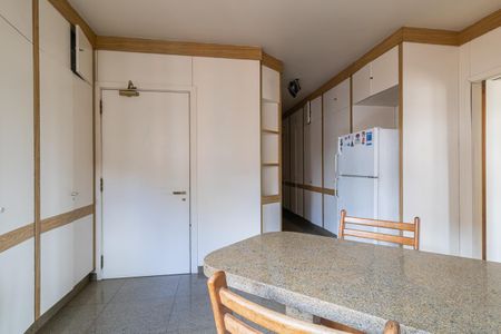 Apartamento à venda com 320m², 3 quartos e 4 vagas Apartamento à venda com 320m², 3 quartos e 4 vagasCopa