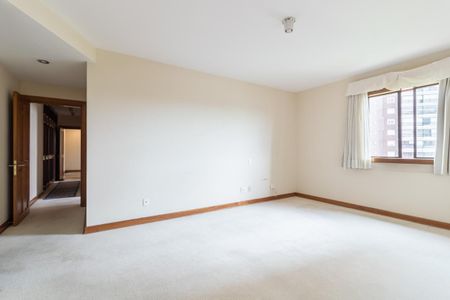 Apartamento à venda com 320m², 3 quartos e 4 vagas Apartamento à venda com 320m², 3 quartos e 4 vagasSuíte 1