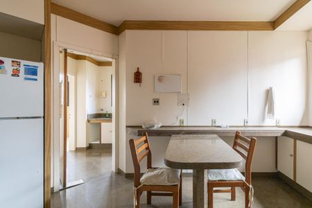 Apartamento à venda com 320m², 3 quartos e 4 vagas Apartamento à venda com 320m², 3 quartos e 4 vagasCopa