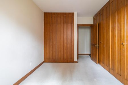 Apartamento à venda com 320m², 3 quartos e 4 vagas Apartamento à venda com 320m², 3 quartos e 4 vagasQuarto