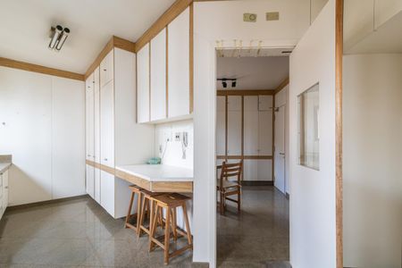 Apartamento à venda com 320m², 3 quartos e 4 vagas Apartamento à venda com 320m², 3 quartos e 4 vagasCozinha