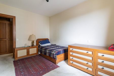 Apartamento à venda com 320m², 3 quartos e 4 vagas Apartamento à venda com 320m², 3 quartos e 4 vagasSuíte 2