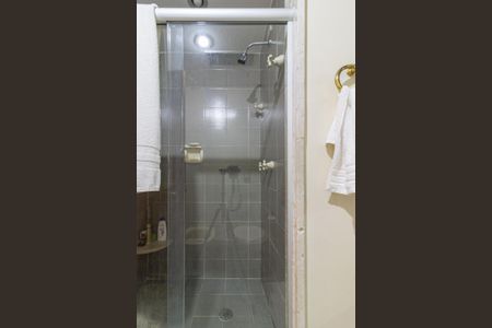 Apartamento à venda com 320m², 3 quartos e 4 vagas Apartamento à venda com 320m², 3 quartos e 4 vagasBanheiro da Suíte 2