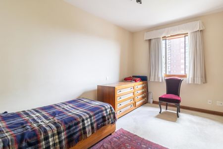 Apartamento à venda com 320m², 3 quartos e 4 vagas Apartamento à venda com 320m², 3 quartos e 4 vagasSuíte 2