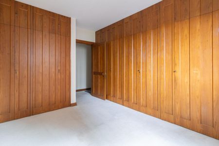 Apartamento à venda com 320m², 3 quartos e 4 vagas Apartamento à venda com 320m², 3 quartos e 4 vagasQuarto