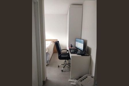 Quarto 2 de apartamento para alugar com 2 quartos, 65m² em Santo Antônio, Porto Alegre