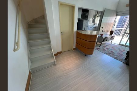 Sala de apartamento para alugar com 1 quarto, 55m² em Moema, São Paulo