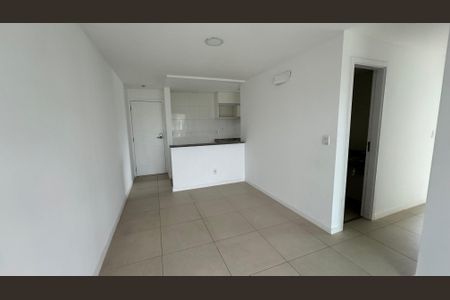 Sala de apartamento para alugar com 3 quartos, 74m² em Recreio dos Bandeirantes, Rio de Janeiro