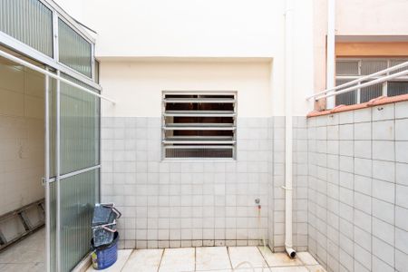Casa de condomínio para alugar com 200m², 3 quartos e 1 vagaQuintal