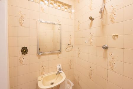 Casa de condomínio para alugar com 200m², 3 quartos e 1 vagaBanheiro de Serviço