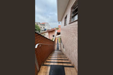 Casa para alugar com 375m², 3 quartos e 8 vagasEscada