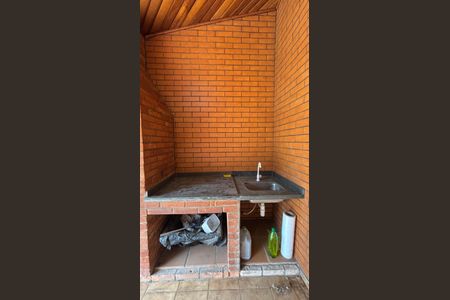 Casa para alugar com 375m², 3 quartos e 8 vagasQuintal - Churrasqueira