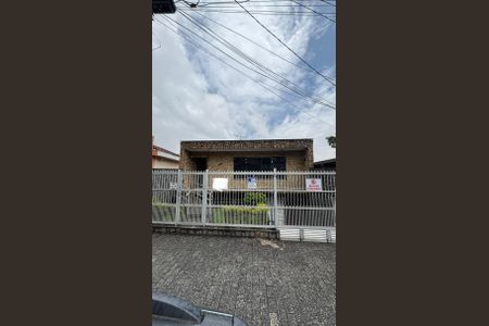 Casa para alugar com 375m², 3 quartos e 8 vagasFachada