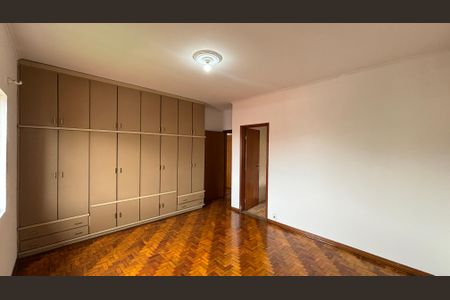 Casa para alugar com 375m², 3 quartos e 8 vagasSuite