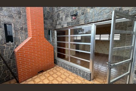 Casa para alugar com 375m², 3 quartos e 8 vagasJardim de Inverno