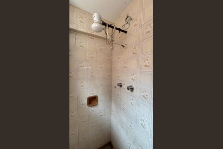 Casa para alugar com 375m², 3 quartos e 8 vagasGaragem - Banheiro