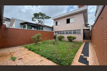 Casa para alugar com 375m², 3 quartos e 8 vagasQuintal
