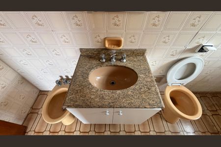 Casa para alugar com 375m², 3 quartos e 8 vagasBanheiro da Suíte