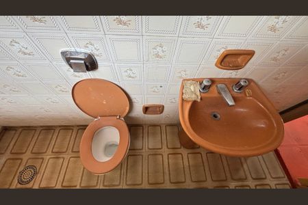 Casa para alugar com 375m², 3 quartos e 8 vagasGaragem - Banheiro