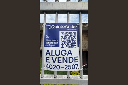 Casa para alugar com 375m², 3 quartos e 8 vagasFachada